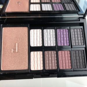 NIB Doucce Freematic Eyeshadow Pro Palette | Smokey